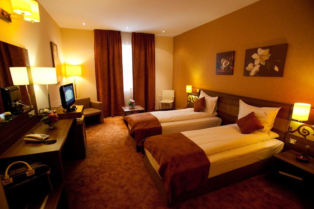 Top Rooms Aparthotel Bucareste Exterior foto